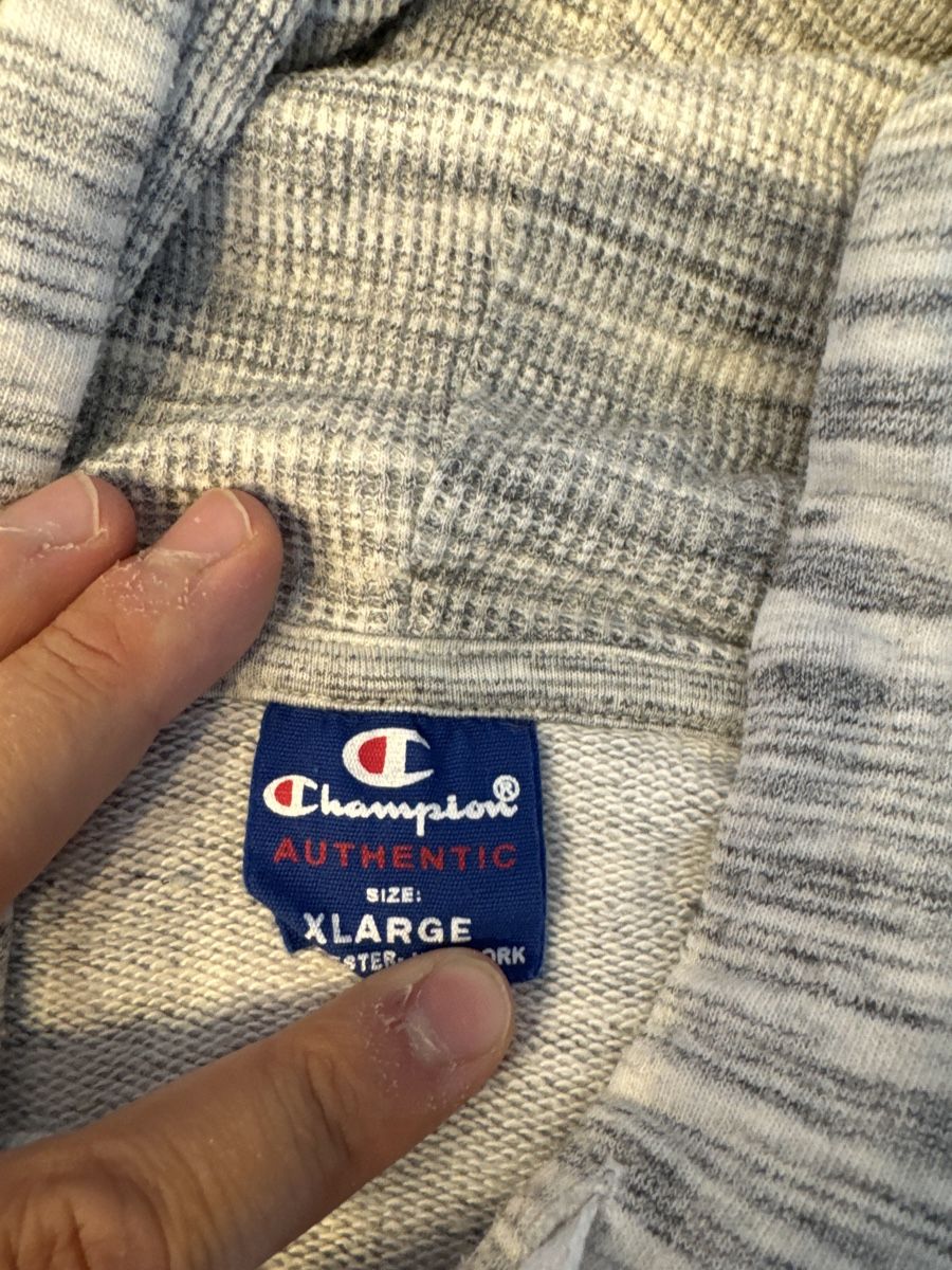 Champion Maglioni & Felpe: Champion Kapuzenpullover Hoodie Grösse XL – Usato da Wil SG venduto da Prof.Eich 1