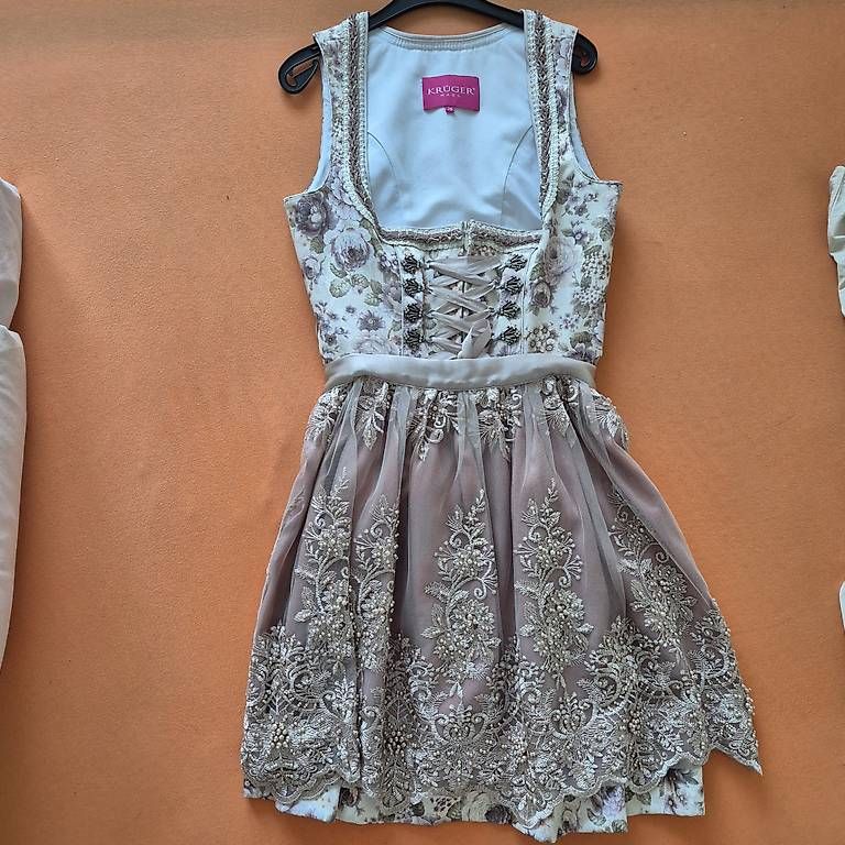 Krüger Vestiti: Krüger Dirndl – Usato da Wallenwil venduto da kkoch97