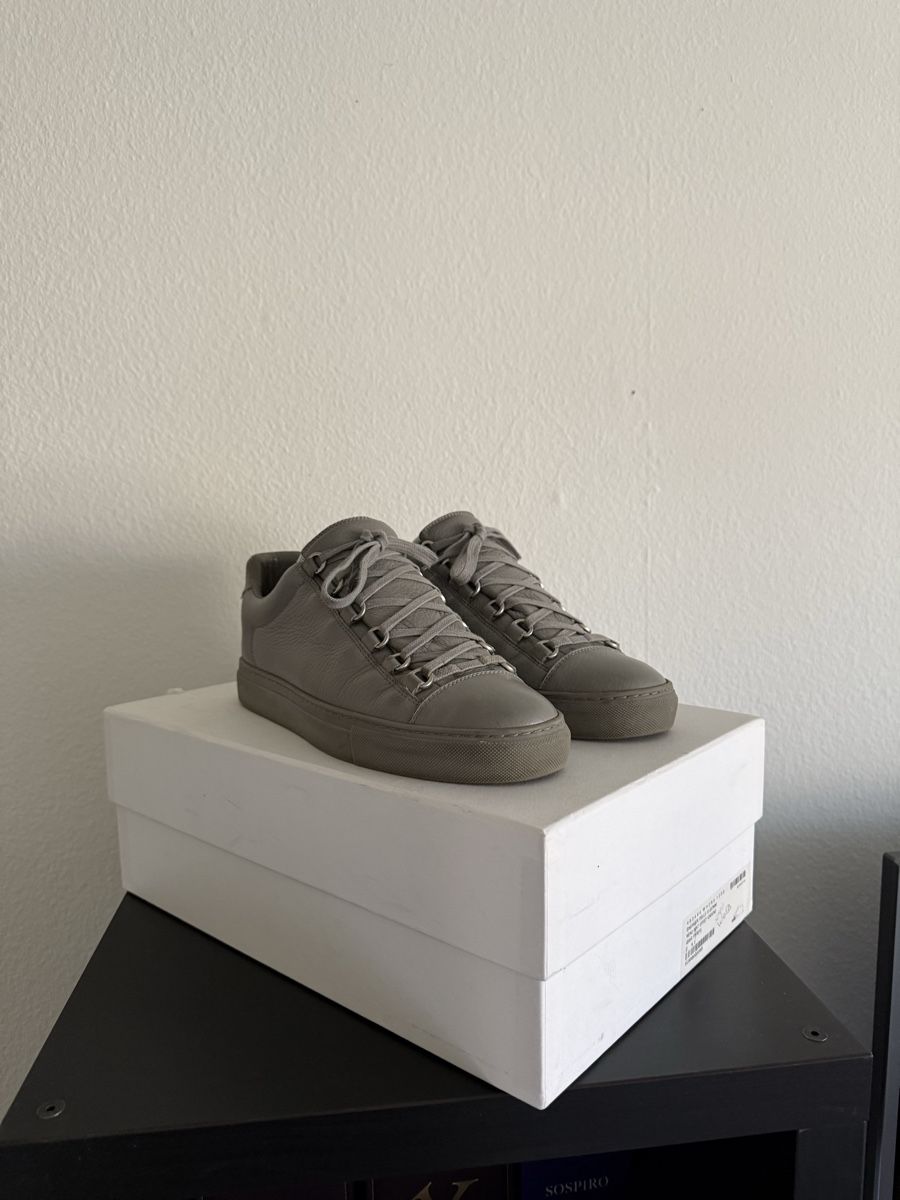 Balenciaga Scarpe da uomo: Balenciaga Arena Low Grey 41 – Usato da Allschwil venduto da M6e63