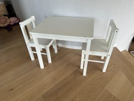 Kindertisch zum Basteln, 2 Kinderstühle