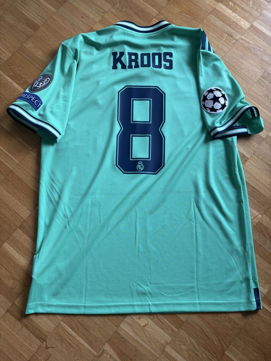 Adidas Canottiere & Pantaloni: Real Madrid Trikot Kroos – Usato da Zürich venduto da ChampShirts