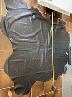 Schwarzes Leder, 1 mm dick, 2,78 m²/Cuir noir, épaisseur 1 m