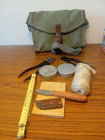 Militär Tasche mit Inhalt