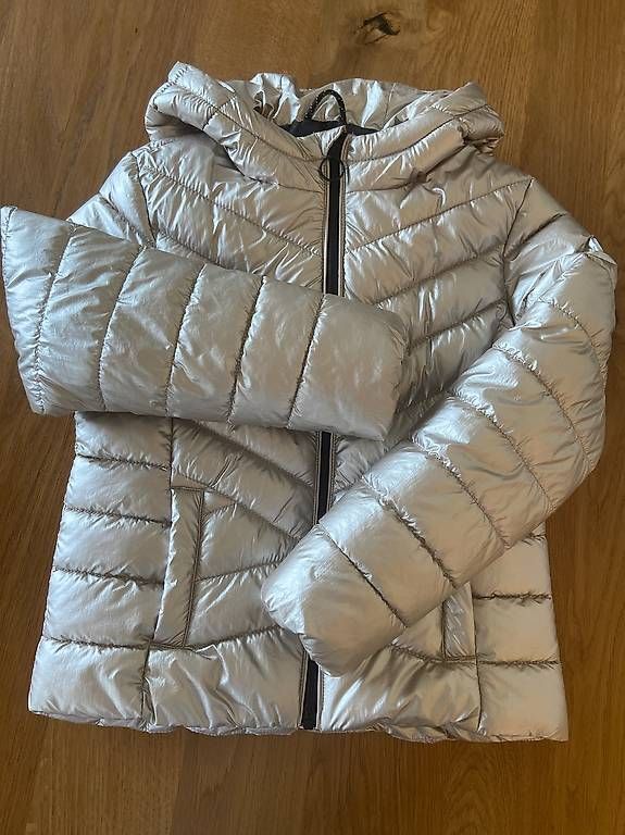 Jacken & Mäntel: Mädchen Steppjacke Gr. 134 – Gebraucht aus Arbon von fbi_bmm9 2