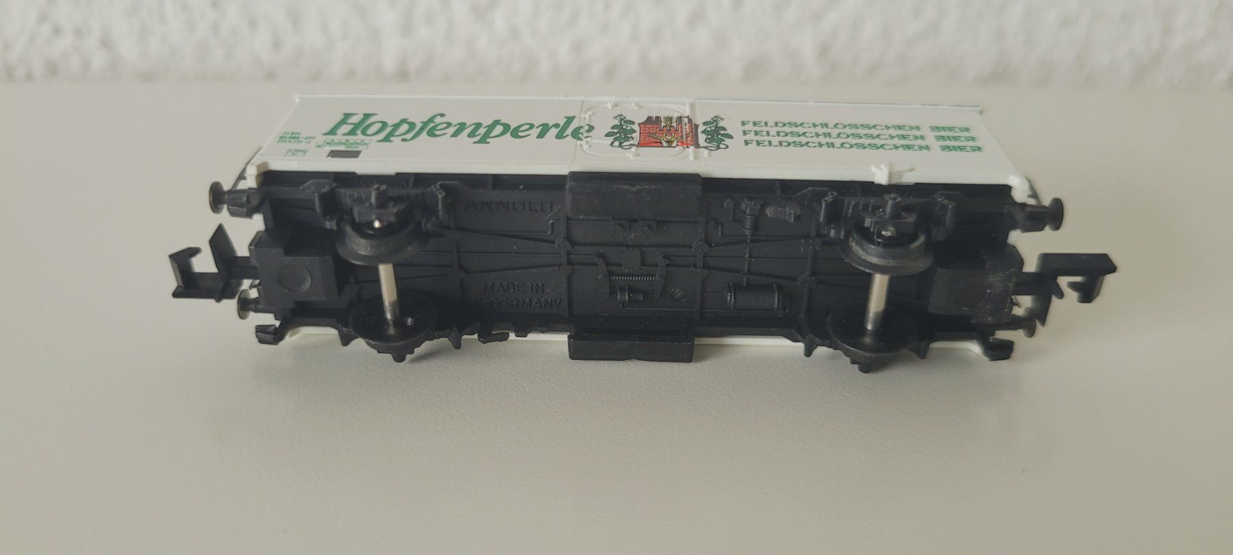 Arnold Modellini di ferrovie: Feldschlösschen Hopfenperle Bierwagen – Usato da Wittenbach venduto da Hase113 5