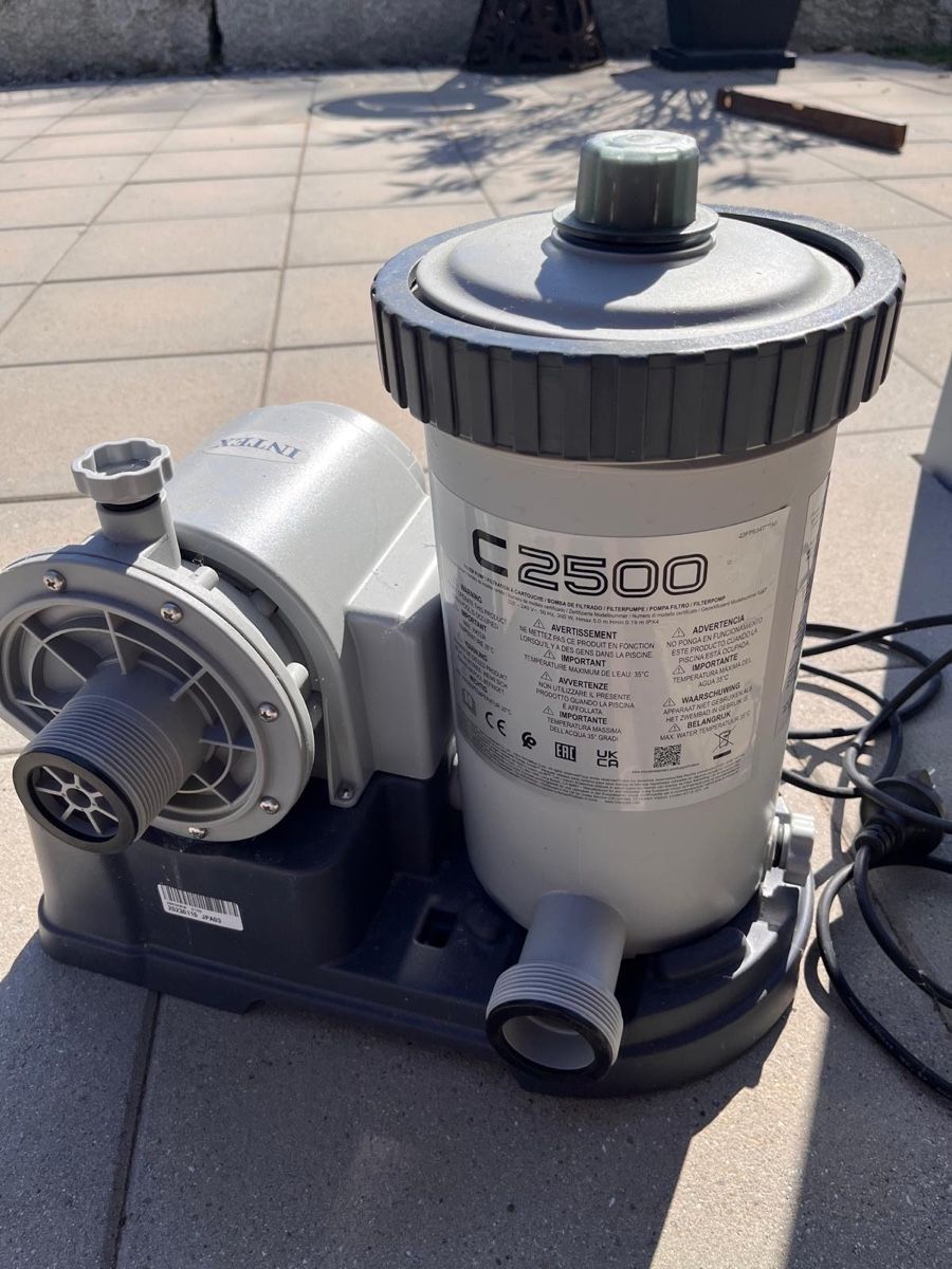 Intex Accessori per Piscine: Intex Kartuschenfilterpumpe Krystal Clear C2500  – Usato da Seedorf BE venduto da frank7031