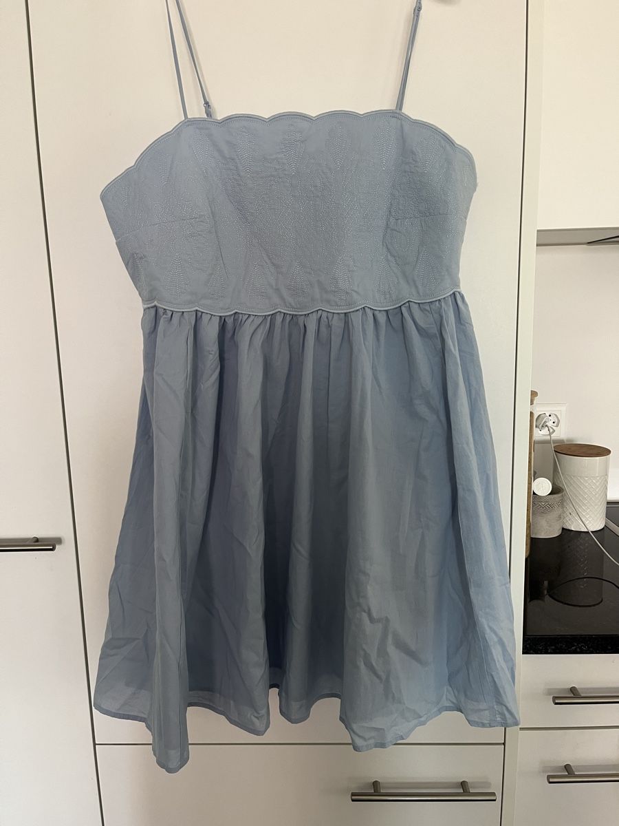 Robes: Sommerkleid Grösse L – Neuf (Voir description) à Pfäffikon ZH par Carmen_hcd 1