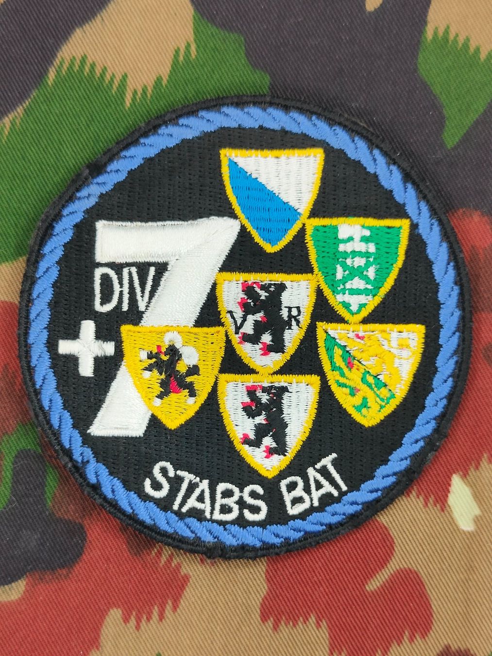 Schweizer Armee Placchette & Badge: Verbandsabzeichen F Div 7 Stabsbat San Kp – Usato da Bauma venduto da SwissMilitaria