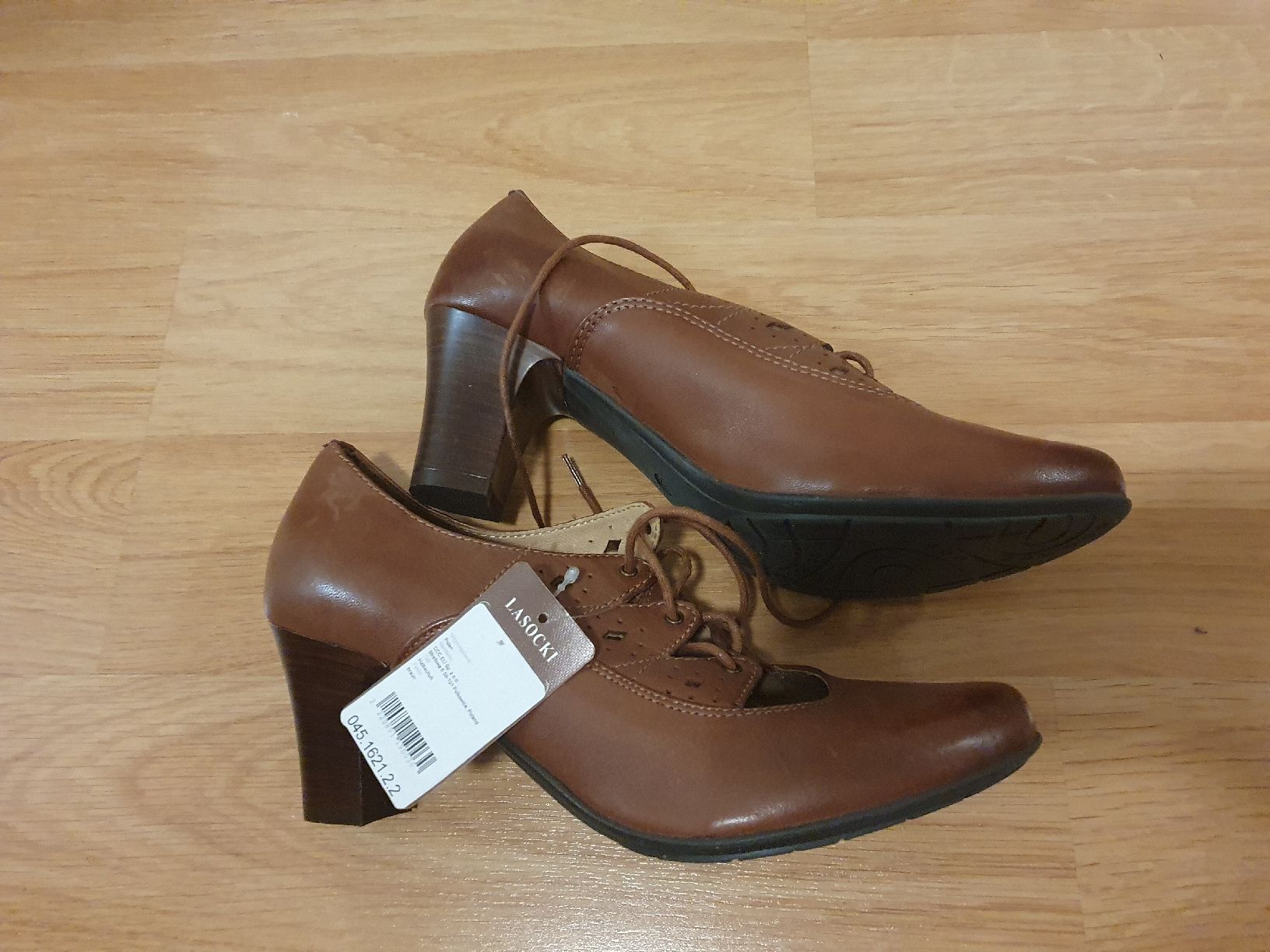 Damenschuhe: neue braune Halbschuhe von Lasocki – Neu und originalverpackt aus St. Gallen von 1811123 1
