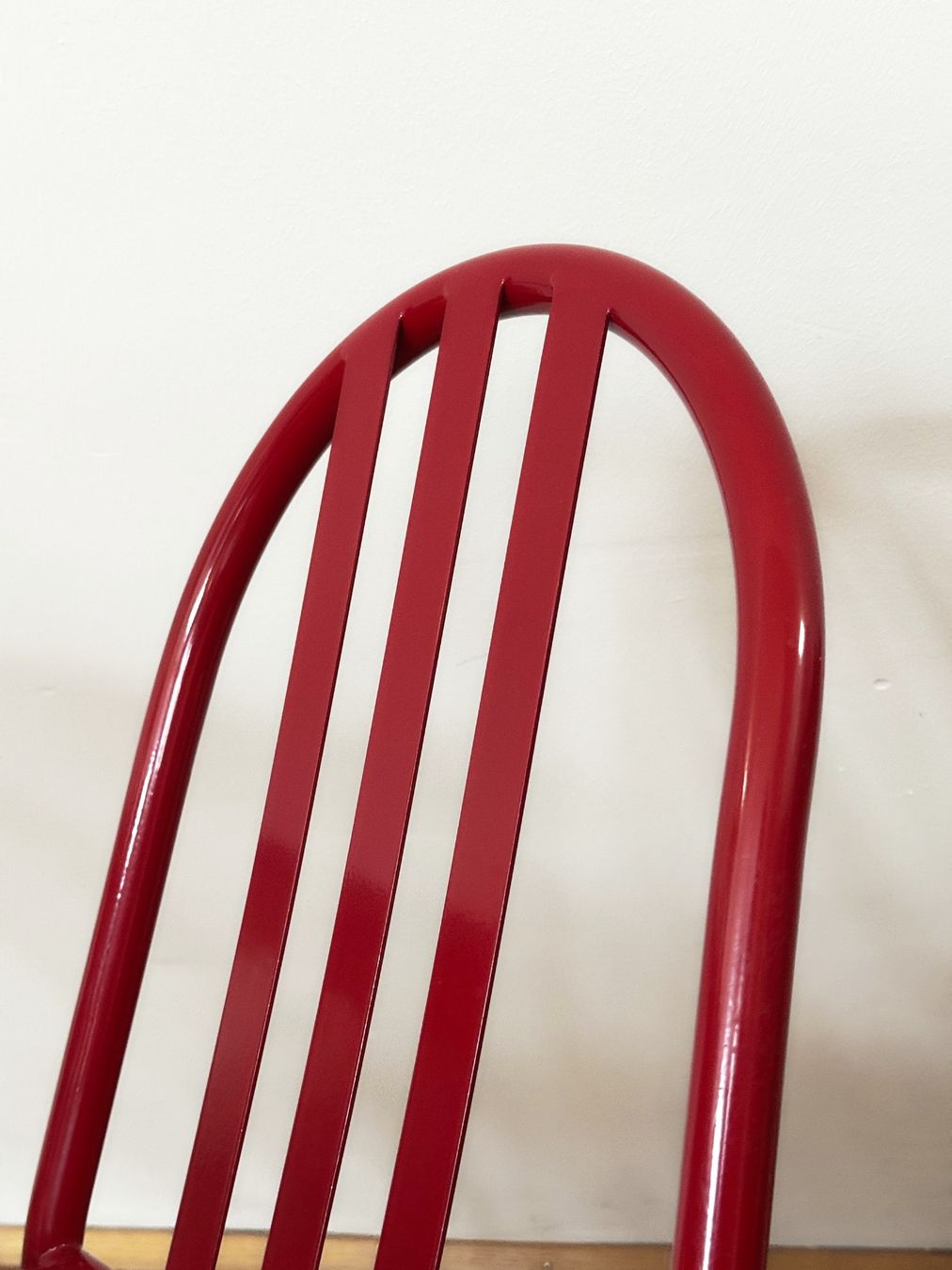 Sedie: Robert Mallet Stevens Design Stuhl Stapelstuhl rot – Usato da Luzern venduto da item 7