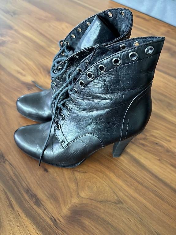 Scarpe da donna: Boots schwarz Grösse 36 – Usato da Widnau venduto da agogos 4