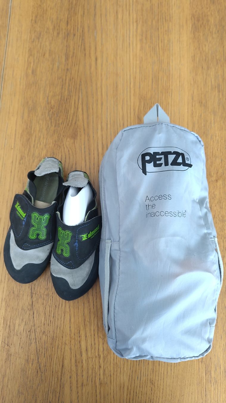 Petzl Kletterausrüstungen: Baudrier Petzl bleu + chaussons taille 33 – Gebraucht aus La Corbaz von PazoJo 4