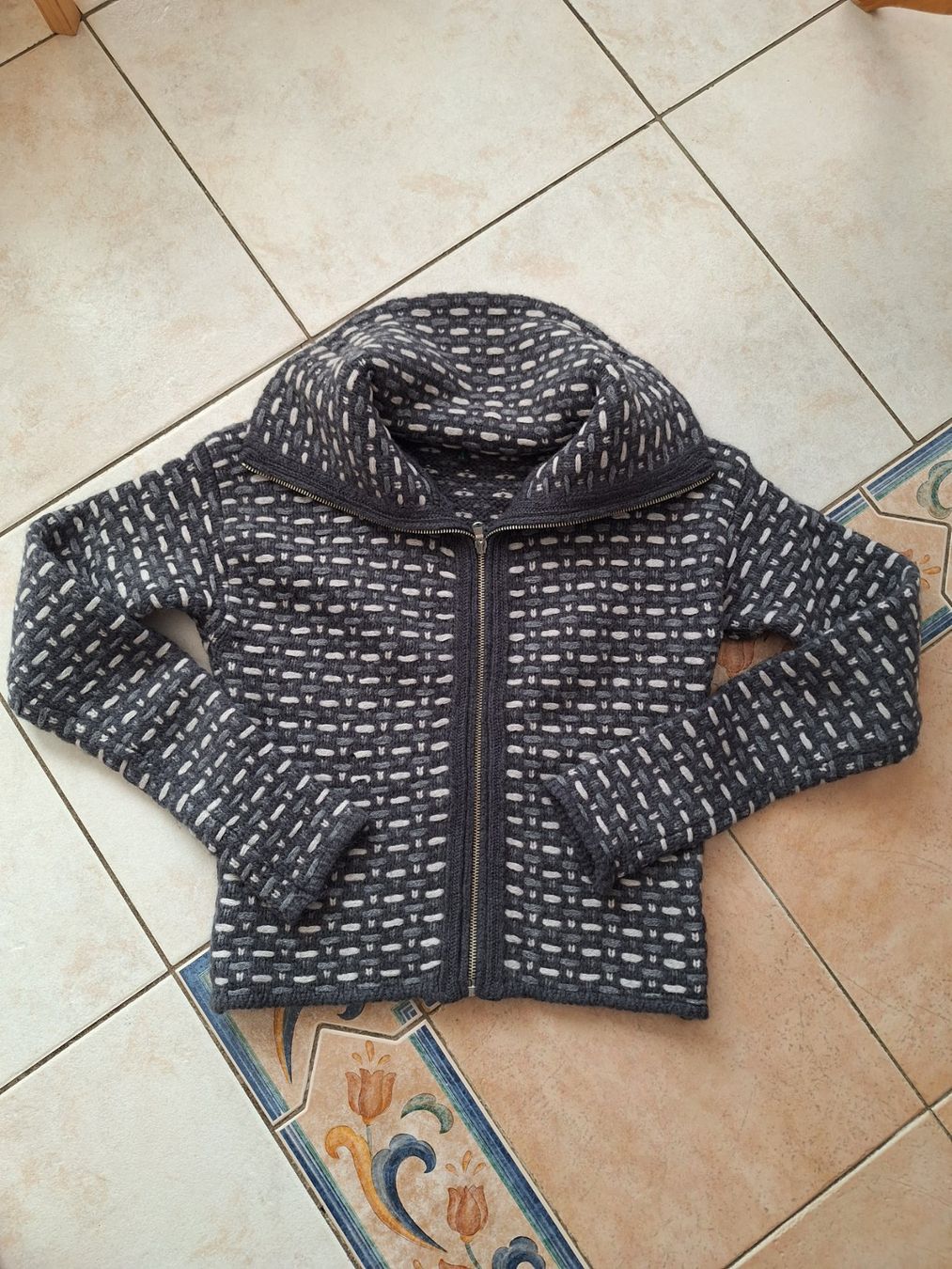 Benetton Pullover & Sweatshirts: Pull - cardigan BENETTON, taille M – Gebraucht aus St-Triphon von Jldr0 2
