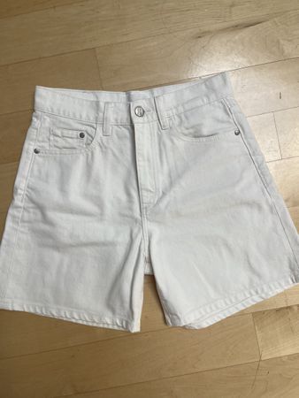 ARMEDANGELS Damen Shorts Weiss Groesse 26 neuwertig 