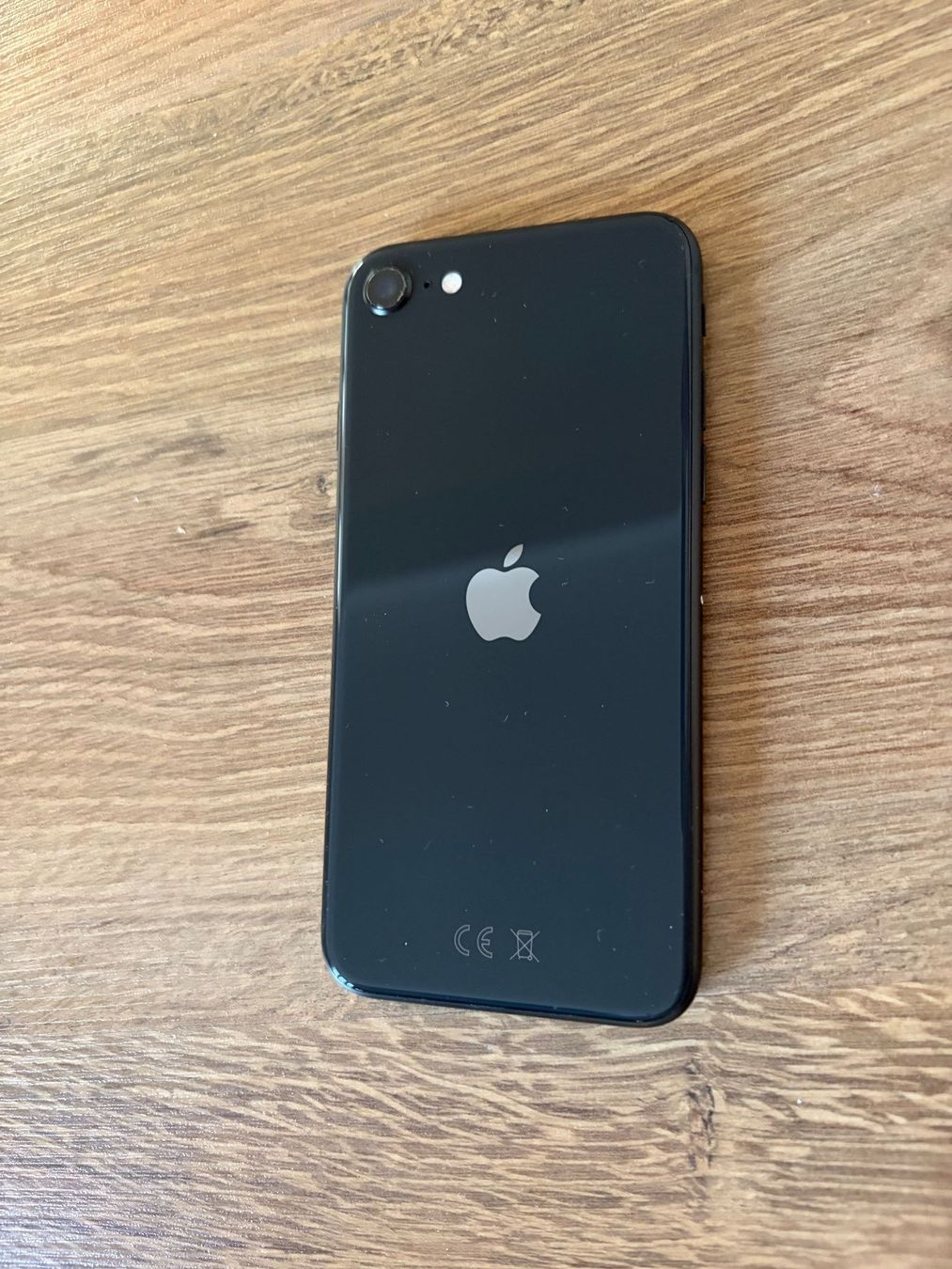 Apple Telefoni cellulari / Smartphones: iPhone SE 2. Generation 64GB schwarz mit iOS 26.5 – Usato da Herisau venduto da Schoch22 5