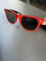 Sonnenbrille Ray-Ban Wayfarer RB2140 rot schwarz gebrauch