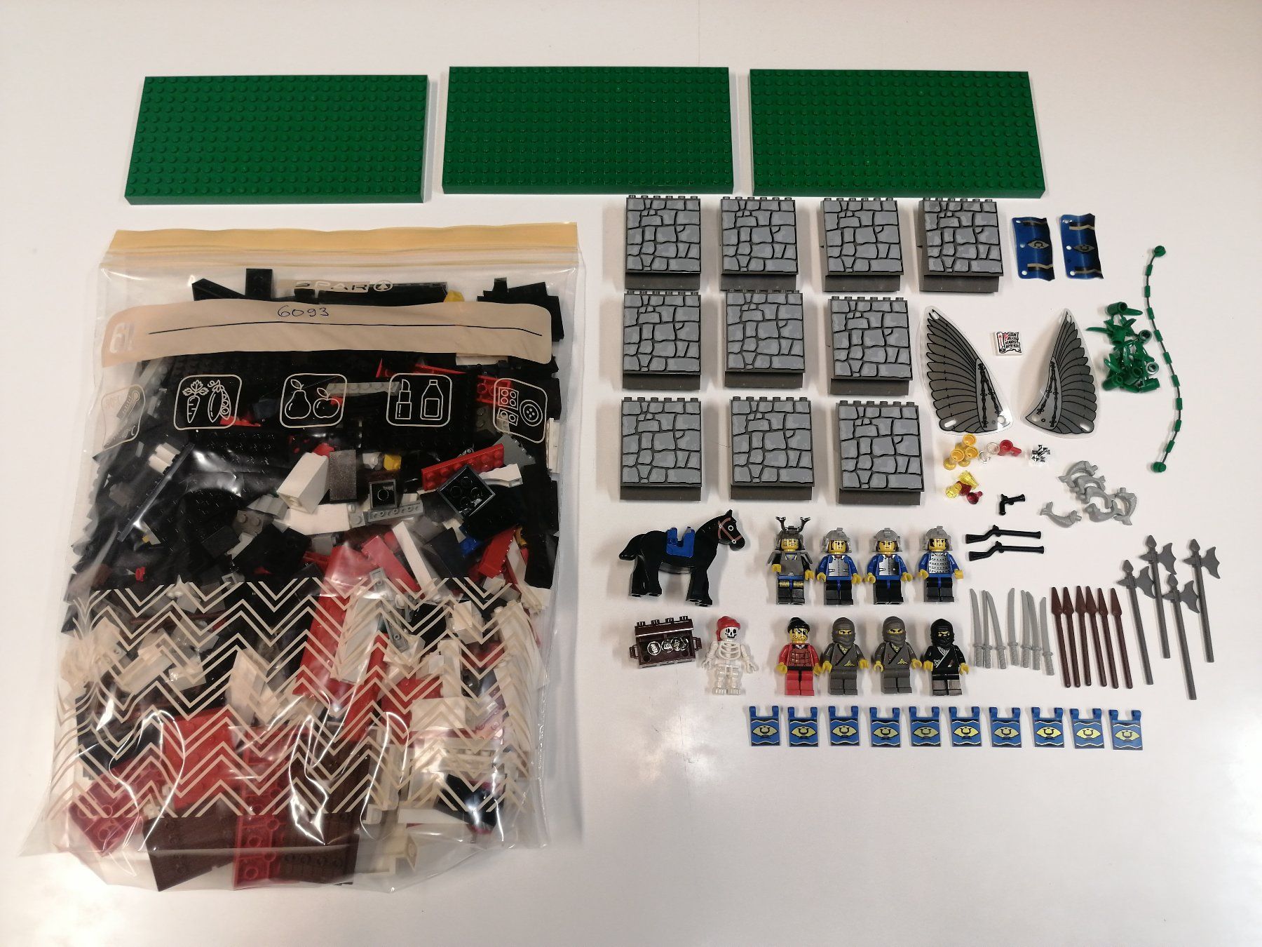 Lego Spielzeuge: Lego 6093 Castle Samurai Flying Ninja Fortress – Gebraucht aus Sils im Domleschg von AMAG_AUDI_ZH 1