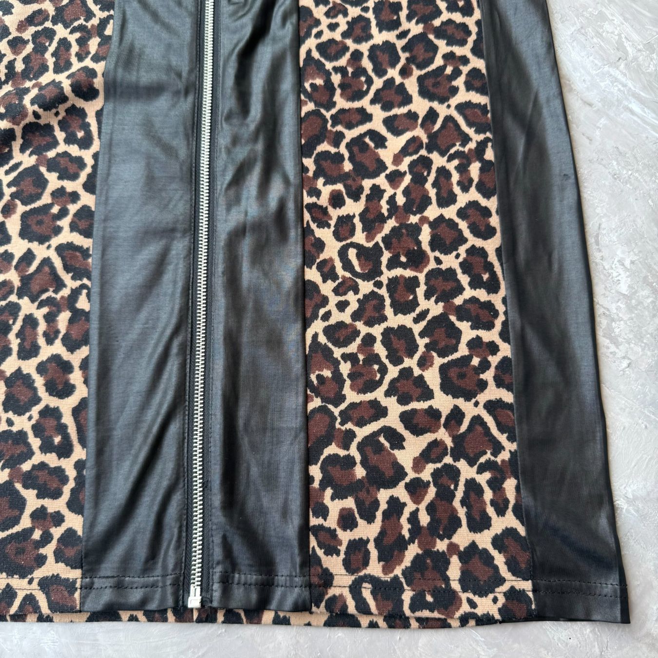 Vestiti: Robe sans manches imprimé léopard – Usato da Thônex venduto da Suisse.Shopping 6