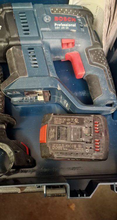 Bosch Trapani: Bohrhammer Bosch GBH 18V-20 Professional – Usato da Neuhausen am Rheinfall venduto da AllesfurMontage 5