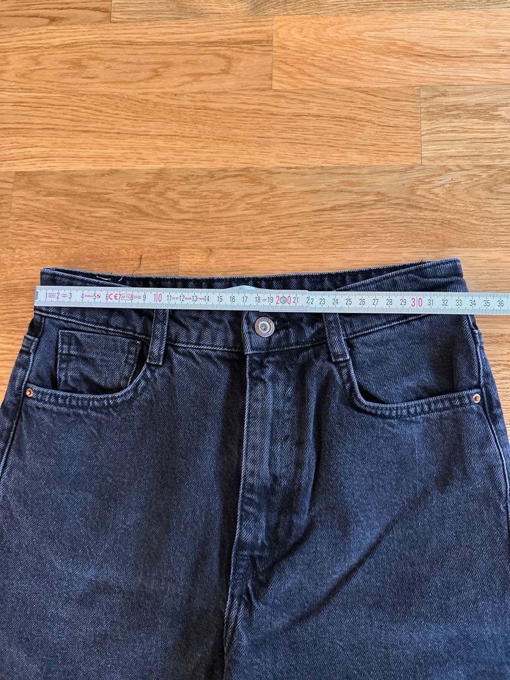 Zara Jeans: Zara Jeans. Schwarz. Gr. 36. – D'occasion à Zürich par Sunnyflower97 6