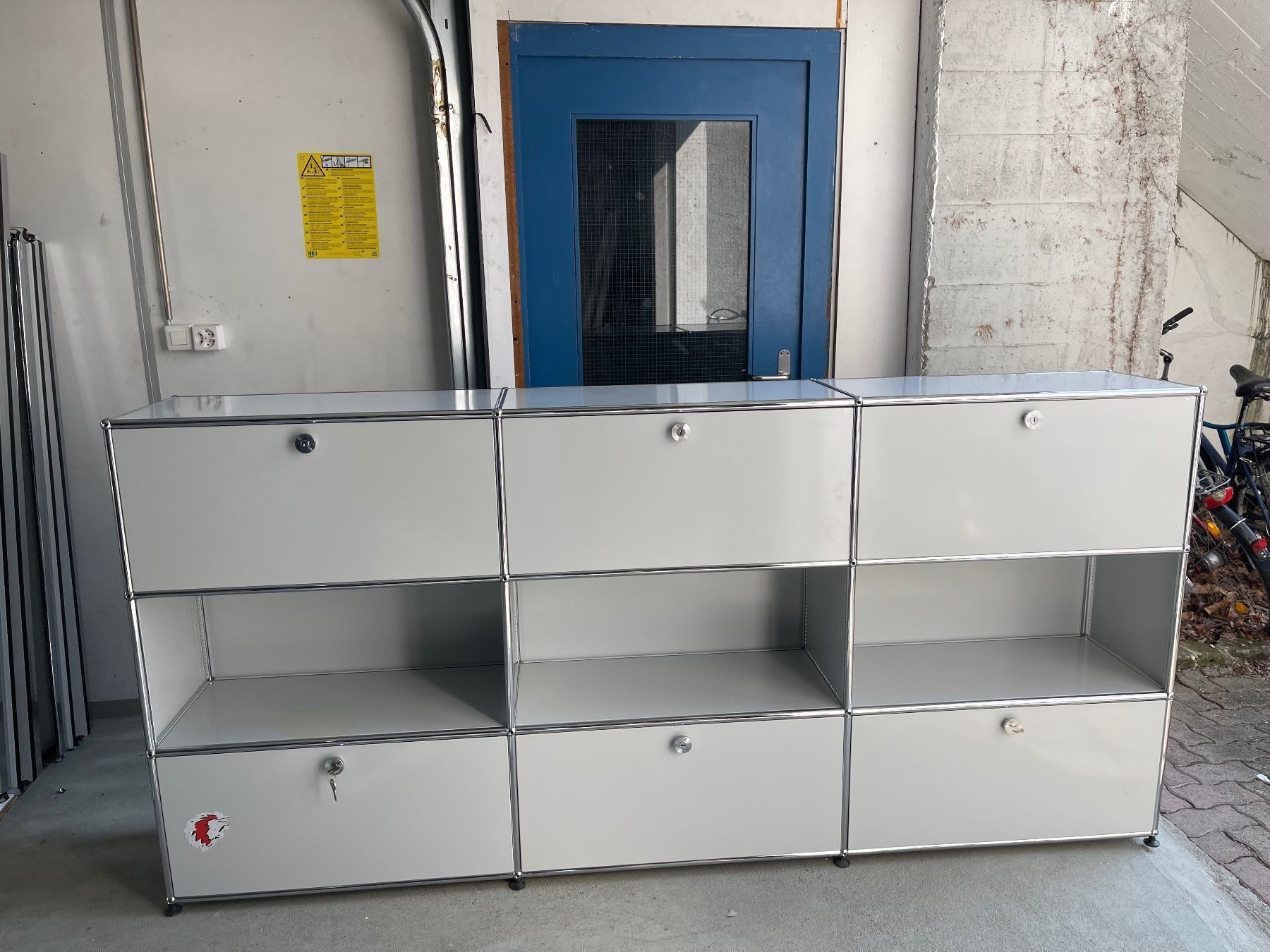 USM Scaffali: USM Haller  Sideboard Licht Grau – Usato da Dietikon venduto da Kumar_Occasionen