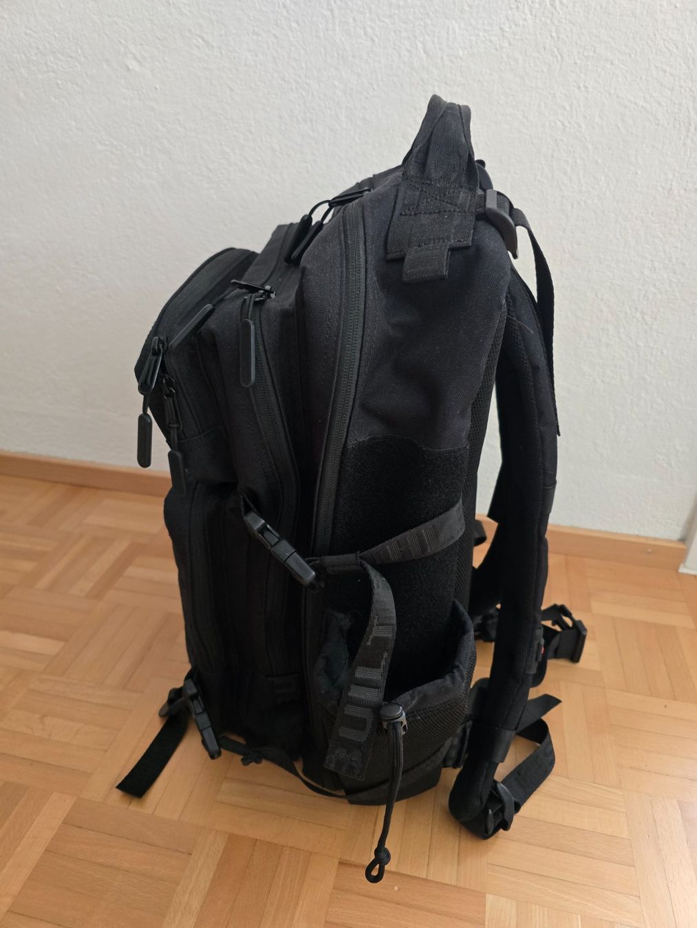 Zaini: Built for Athletes - Spartanischer grosser Rucksack – Usato da Zug venduto da fil_79y6 1