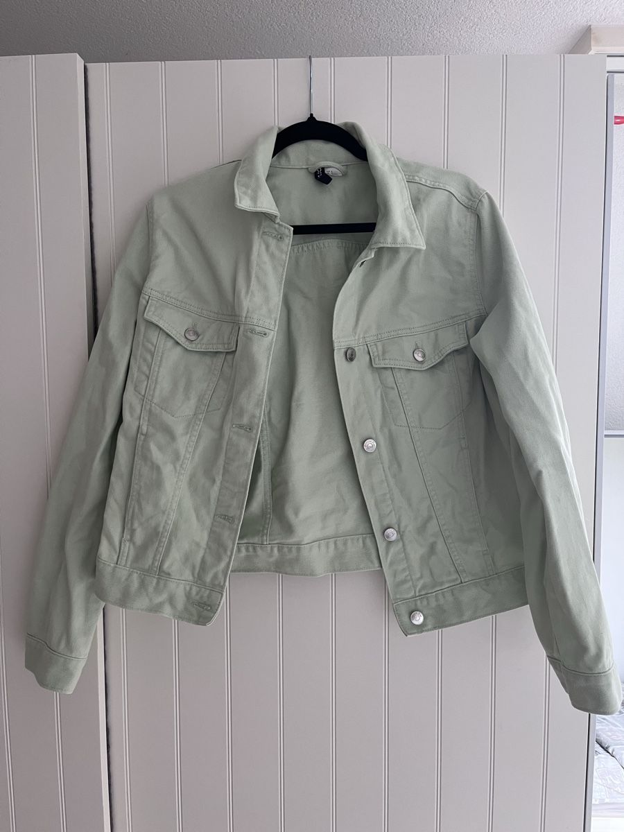 Vestes & Manteaux: Hellgrüne Jeansjacke – Neuf (Voir description) à Uttwil par kindziaks