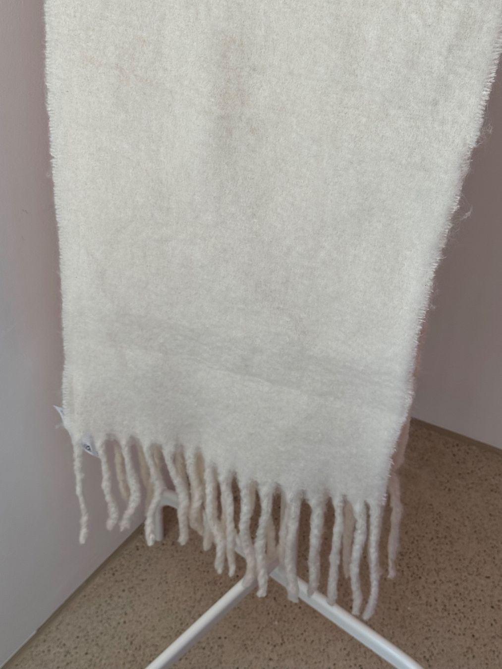 H&M Foulard & Sciarpe: H&M Schall neu – Nuovo e nell'imballaggio originale da Zürich venduto da di_archive 1