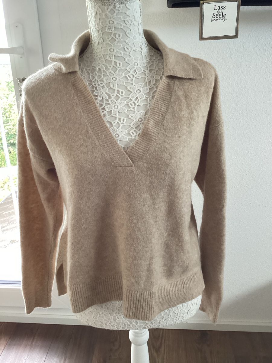 Esprit Pullover & Sweatshirts: Esprit Pullover mit Kragen beige Grösse XS  – Gebraucht aus Steckborn von smilla70