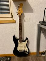 E-Gitarre Imitation Fender spielbereit ideal für Musikschule