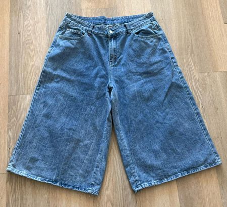 6034SE – Short Romwe – XL Neuf avec etiquette!
