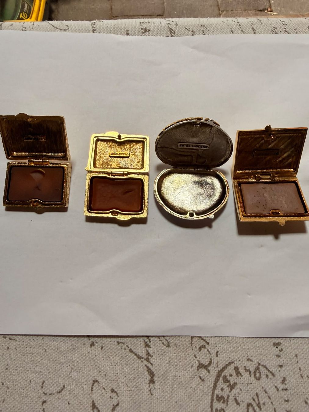 Estée Lauder Parfum & Eau de Toilette: 4x ESTEE LAUDER Solid Perfume Vintage goldfarben – Gebraucht aus Seon von _mavvy_ 1