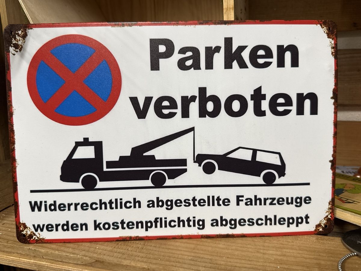 Schilder: Blechschild Parkverbot 20x30 cm – Gebraucht aus Amriswil von used2use