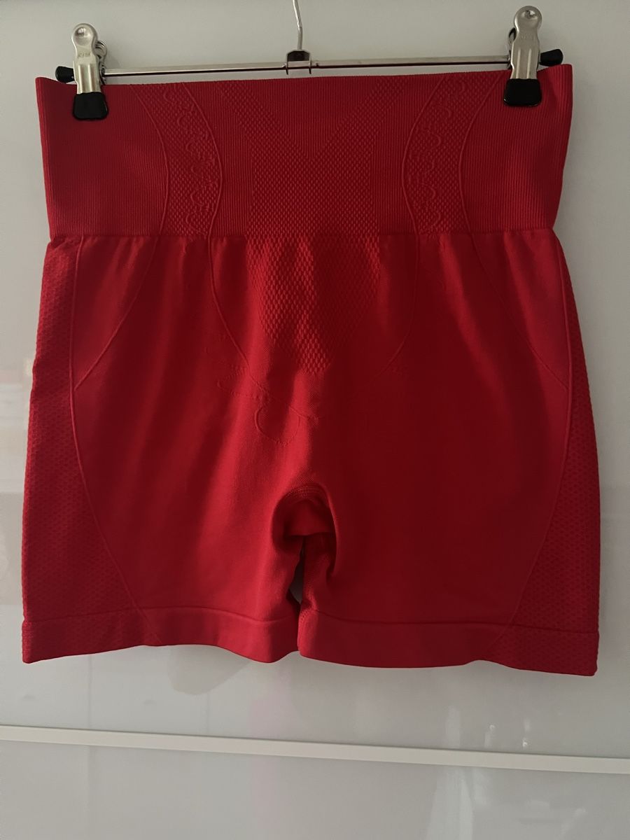 Leggings: Short rot mit scrunch Grösse S – Usato da Hochdorf venduto da lor_dk57 1