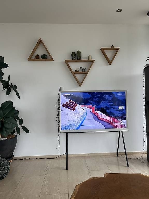 Fernseher: Samsung Serif QLED TV – Gebraucht aus Appenzell von joplin90 2
