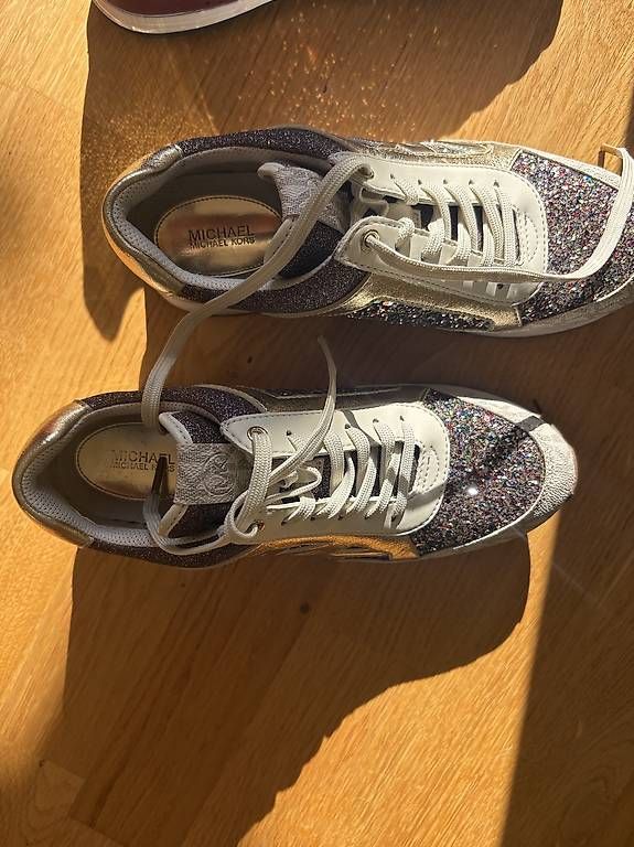 Chaussures femmes: Michael Kors Sneakers  – D'occasion à Chur par Weltanschau