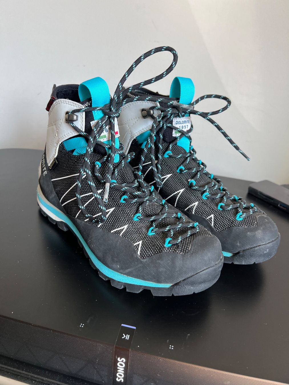Dolomite Scarpe da donna: Dolomite Wanderschuhe Gr. 36 2/3 – Usato da Jona venduto da Sariksa 1