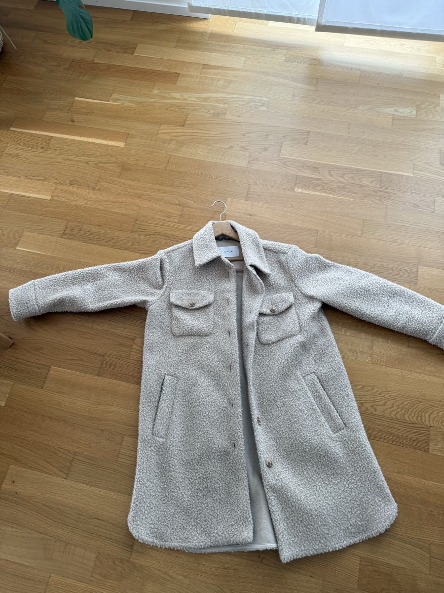 Opus Cappotti: Opus Teddy Boucle Mantel, Beige/rosa Grösse 36 – Nuovo (secondo la descrizione) da Bern venduto da sanicious