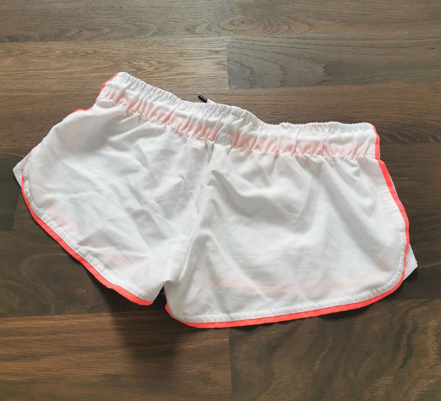 Pantaloni: Sportliche Shorts Gr. S – Usato da Obergerlafingen venduto da Sigus 1