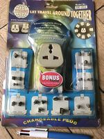 Adaptateur électrique multiprises emballé
