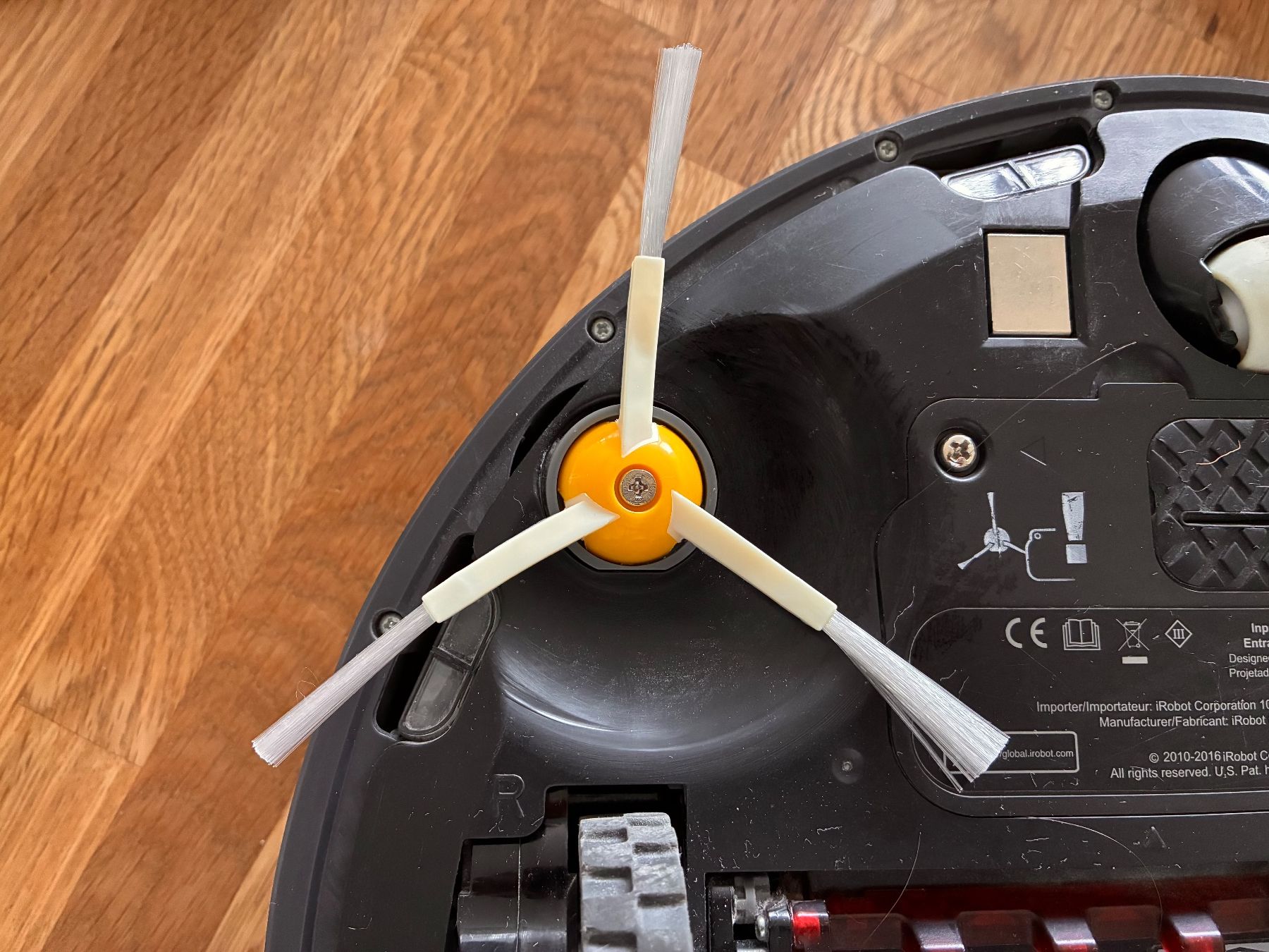 Irobot Staubsauger & Zubehör: iRobot Roomba 960 Robot Vacuum Cleaner – Gebraucht aus Basel von gci_8mfj 5