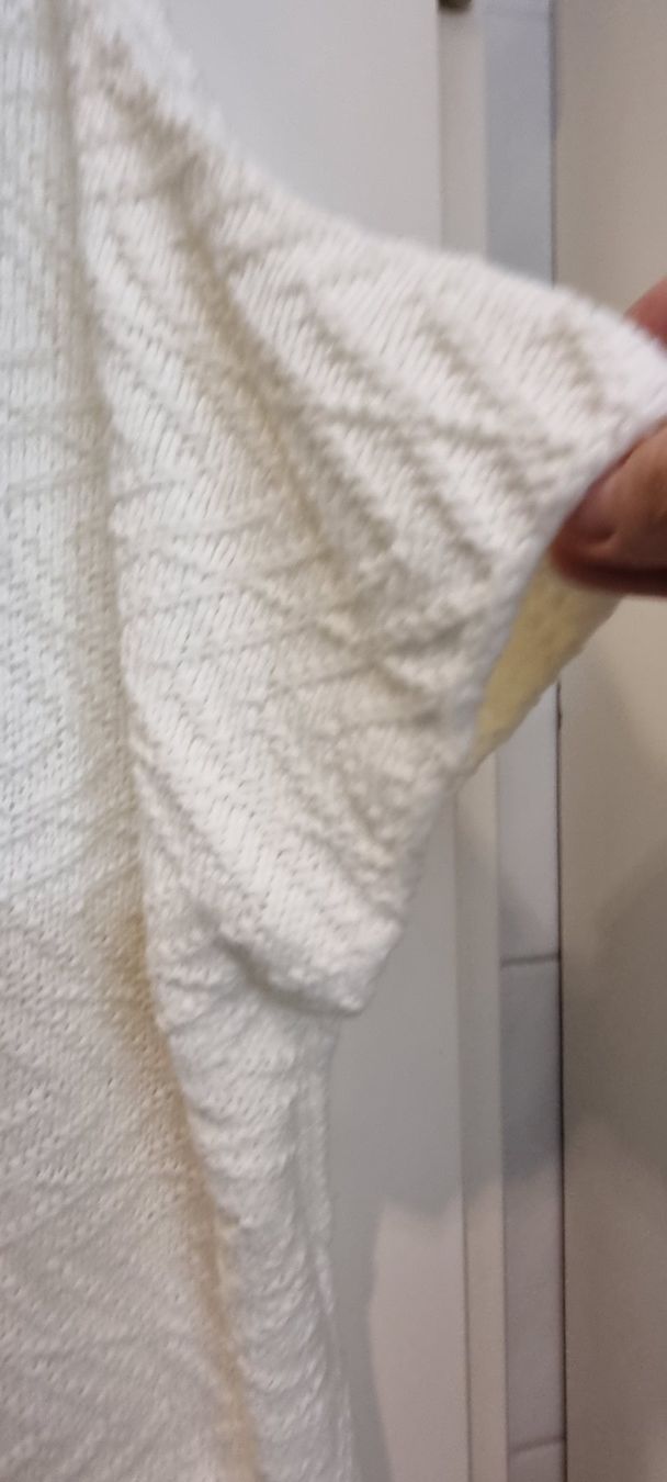 Sonstige Damenmode: Poncho, Cape mit Kapuze, neu – Neu und originalverpackt aus geroldswil von Gumball1 5