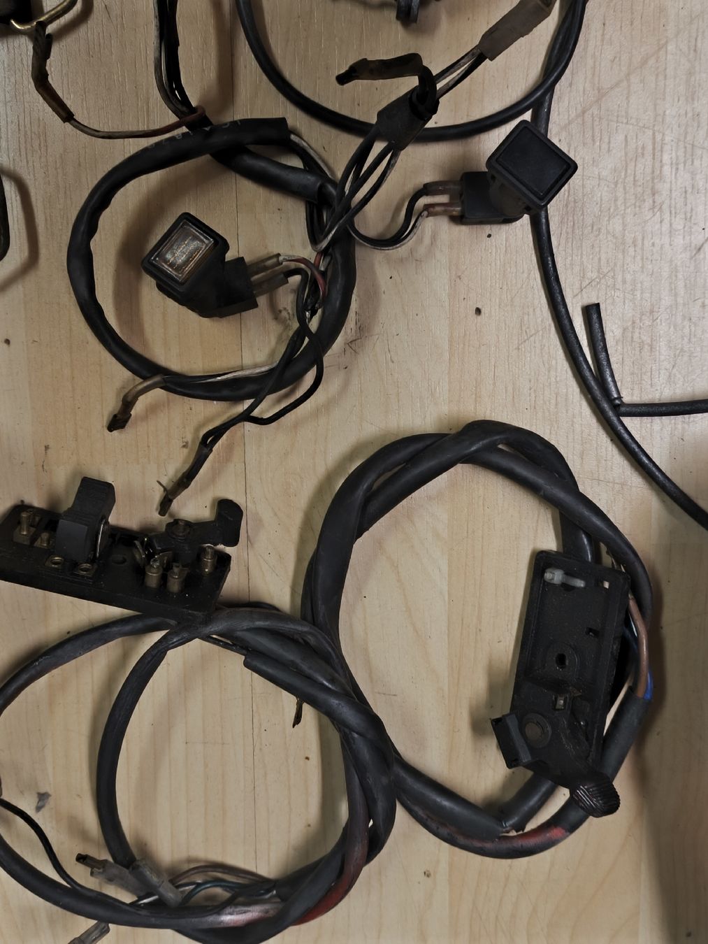 Vespa Tutti i ricambio per moto: Vespa PX125 div Elektrische Teile – Usato da Lausen venduto da Chaldrian 3