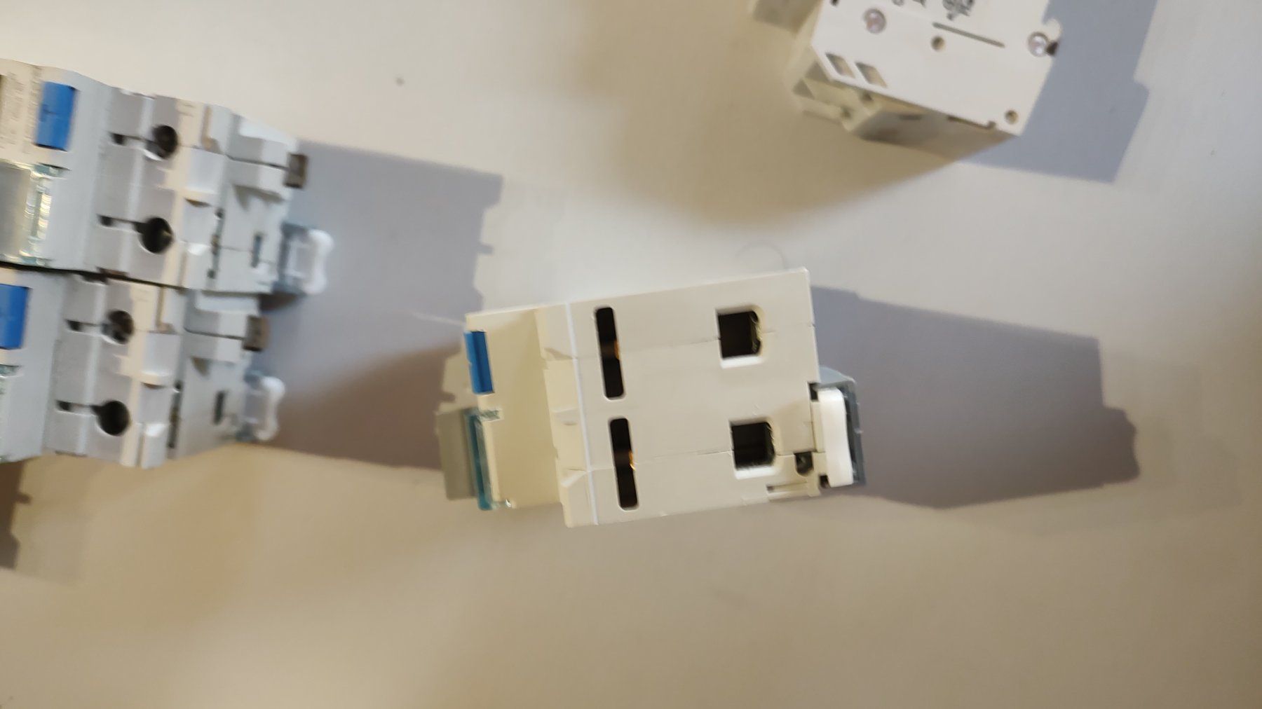 Hager Interrupteurs: Hager ADA 913C C13 – D'occasion à Turbenthal par jan_8lgp 3