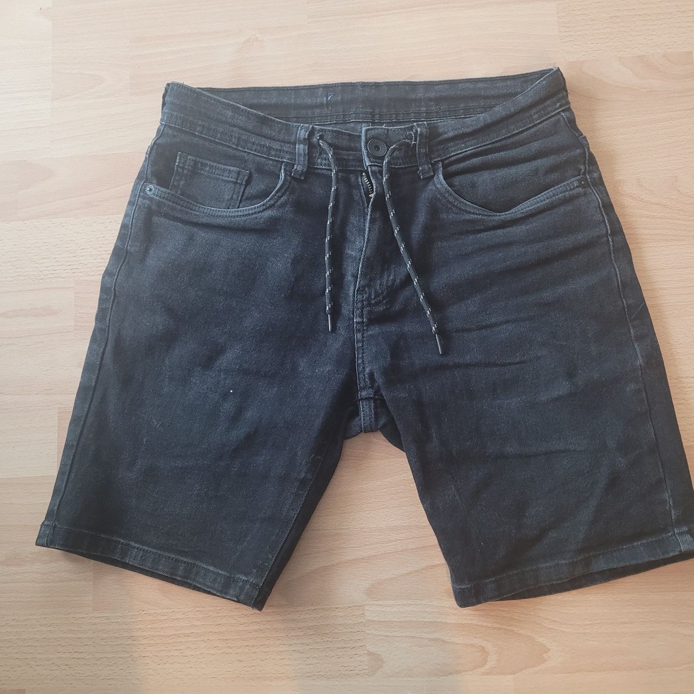 Pantalons: JeansShorts gr.38 – D'occasion à Winterthur par Flomal