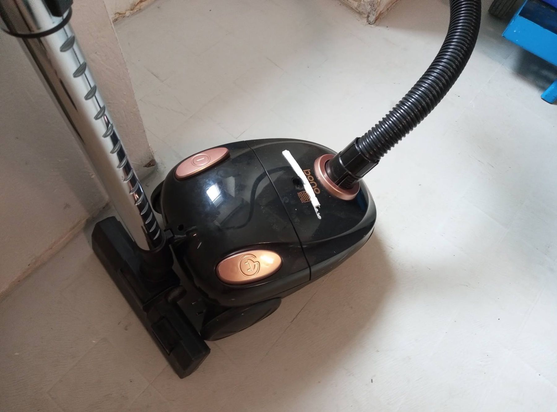 Aspirapolveri & Accessori: Aspirateur 800 W – Usato da Bienne venduto da Daniel_Schader