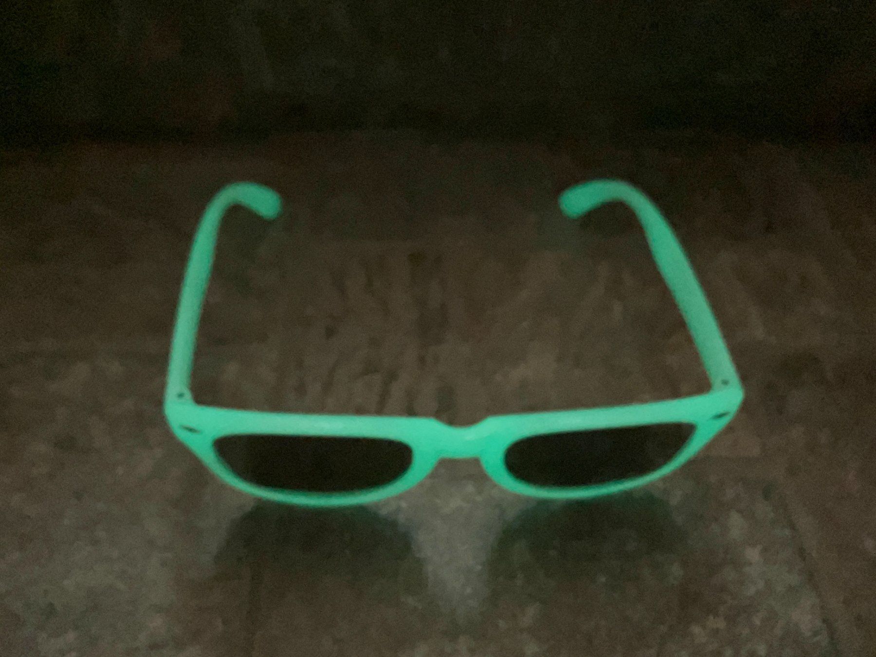 Lunettes & Verres: Lunettes éclipse solaire ISO 12312-2. Phosphorescentes – Neuf avec emballage d'origine à Chêne-Bougeries par Vintage-Era 2