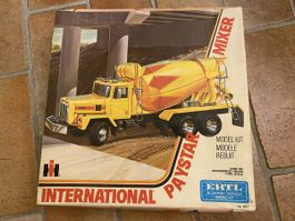 Internatonal Paystar Mixer 1:25 Ertl