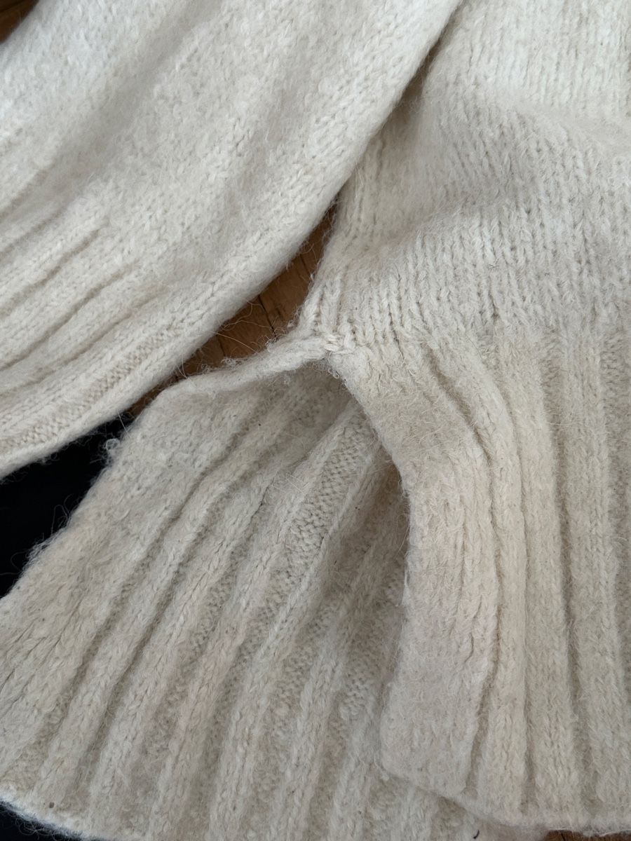 H&M Pulls & Sweat-shirts: Pullover H&M Rollkragen L cremefarben guter Zustand – D'occasion à Wohlen AG par jes_9c79 2