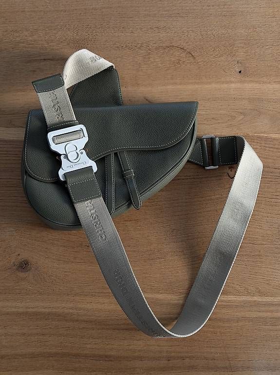 Dior Borse: Dior Saddle Bag in Olivgrün – Usato da Richterswil venduto da ski_7ffp 2